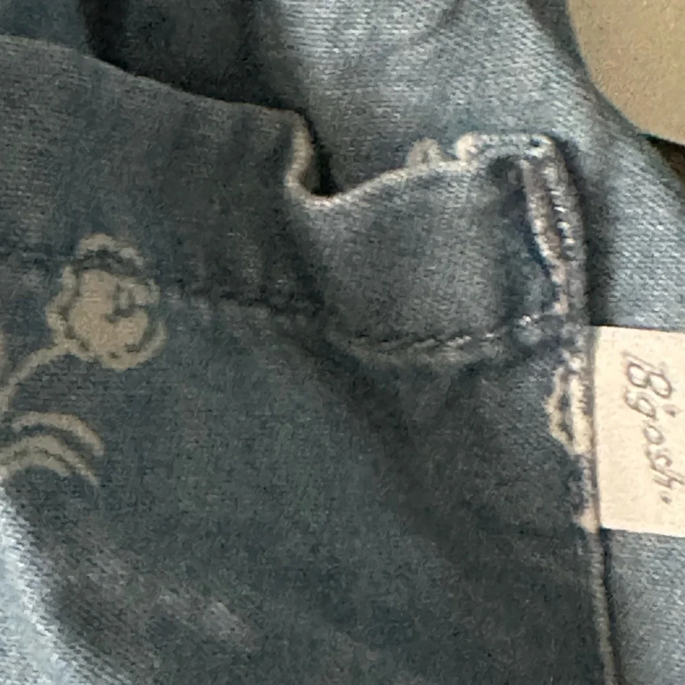 NWT  Sale‼️‼️Baby Girl OshKosh B'gosh® Floral Chambray Dress 6 MONTHS, Denim